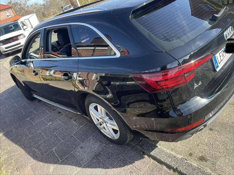 Gebraucht Audi A4 Design 150 PS (110 kW) 2018 Schwarz Kombi