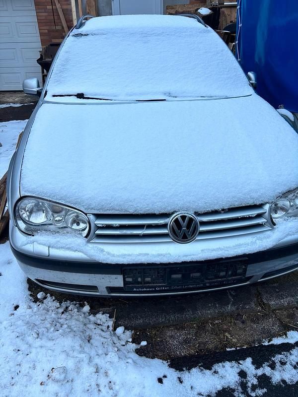 Silber Gebraucht 2004 VW Golf IV Kombi | 300 € - Bild 1/3