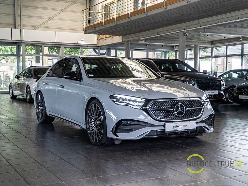 Gebraucht Mercedes E450 AMG Line Premium Plus 367 PS (269 kW) 2024 Alpingrauunilack Limousine