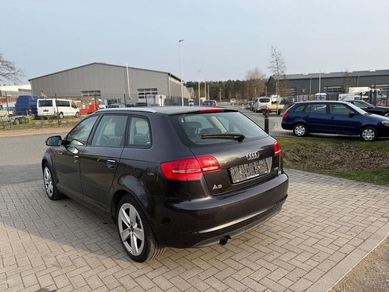 Gebraucht Audi A3 Ambition 105 PS (77 kW) 2010 Grau Kleinwagen