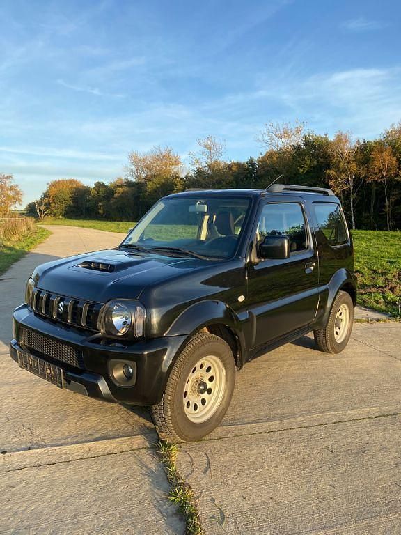 Schwarz Gebraucht 2018 Suzuki Jimny SUV | 23.600 € (Fairer Preis) - Bild 1/4