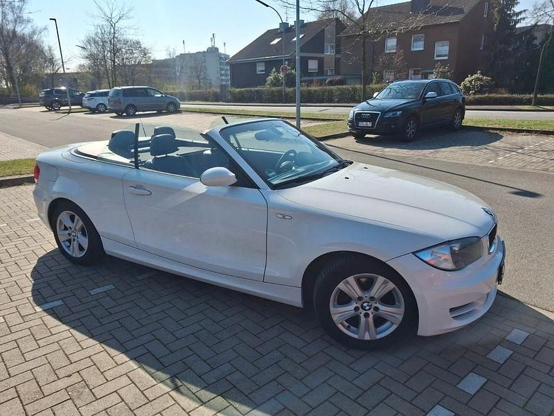Gebraucht BMW 118 Cabriolet 143 PS (105 kW) 2009 Weiß Cabrio