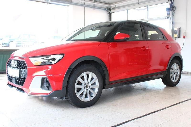 Gebraucht Audi A1 S-Line 110 PS (80 kW) 2022 Rot Limousine