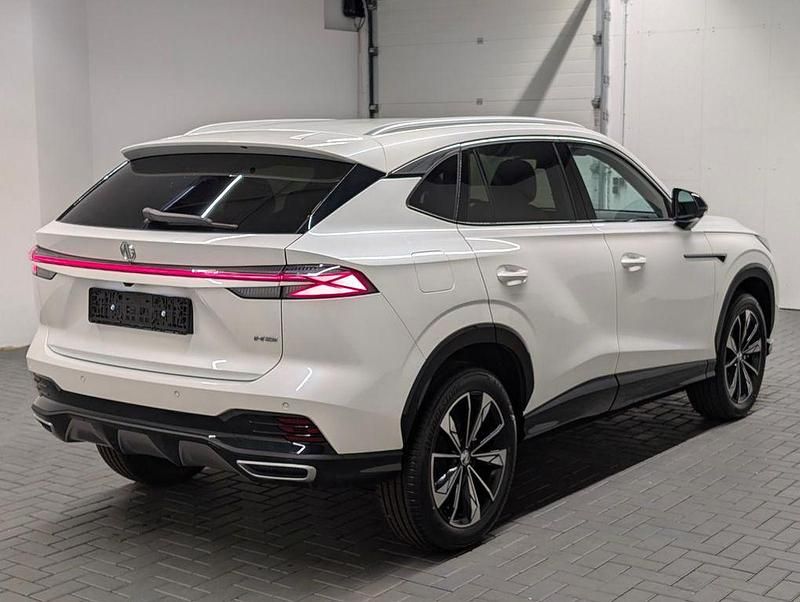 Neu MG HS Luxury 170 PS (125 kW) 2025 Pearlweissmet. SUV