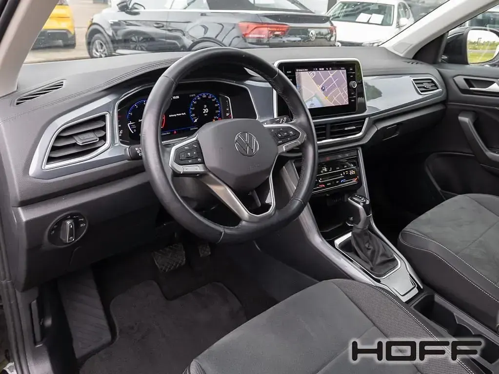 Second-hand VW T-Roc Style 150 CP (110 kW) 2023 Negru SUV