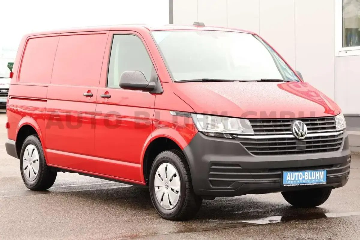 Używany VW Transporter 150 KM (110 kW) 2022 Czerwony Van