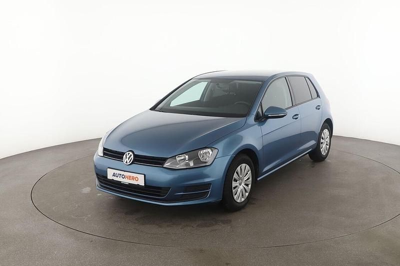 Blau Gebraucht 2016 VW Golf VII Trendline Limousine | 11.500 € (Fairer Preis) - Bild 1/3