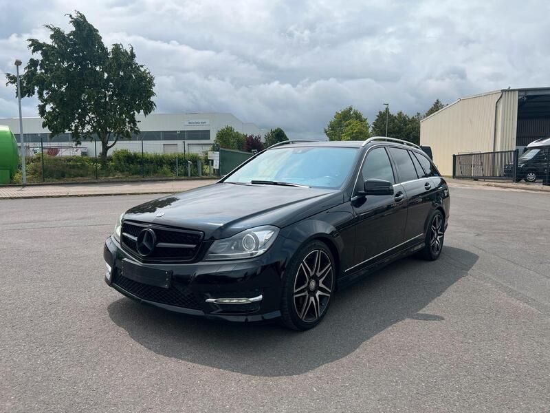 Schwarz Gebraucht 2013 Mercedes C300 AMG line Kombi | 11.500 € (Teuer) - Bild 1/4