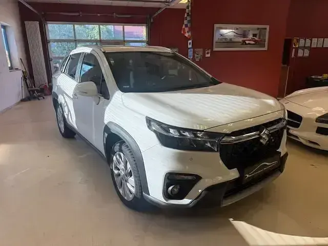 Gebraucht Suzuki SX4 S-Cross 129 PS (94 kW) 2024 Weiß SUV