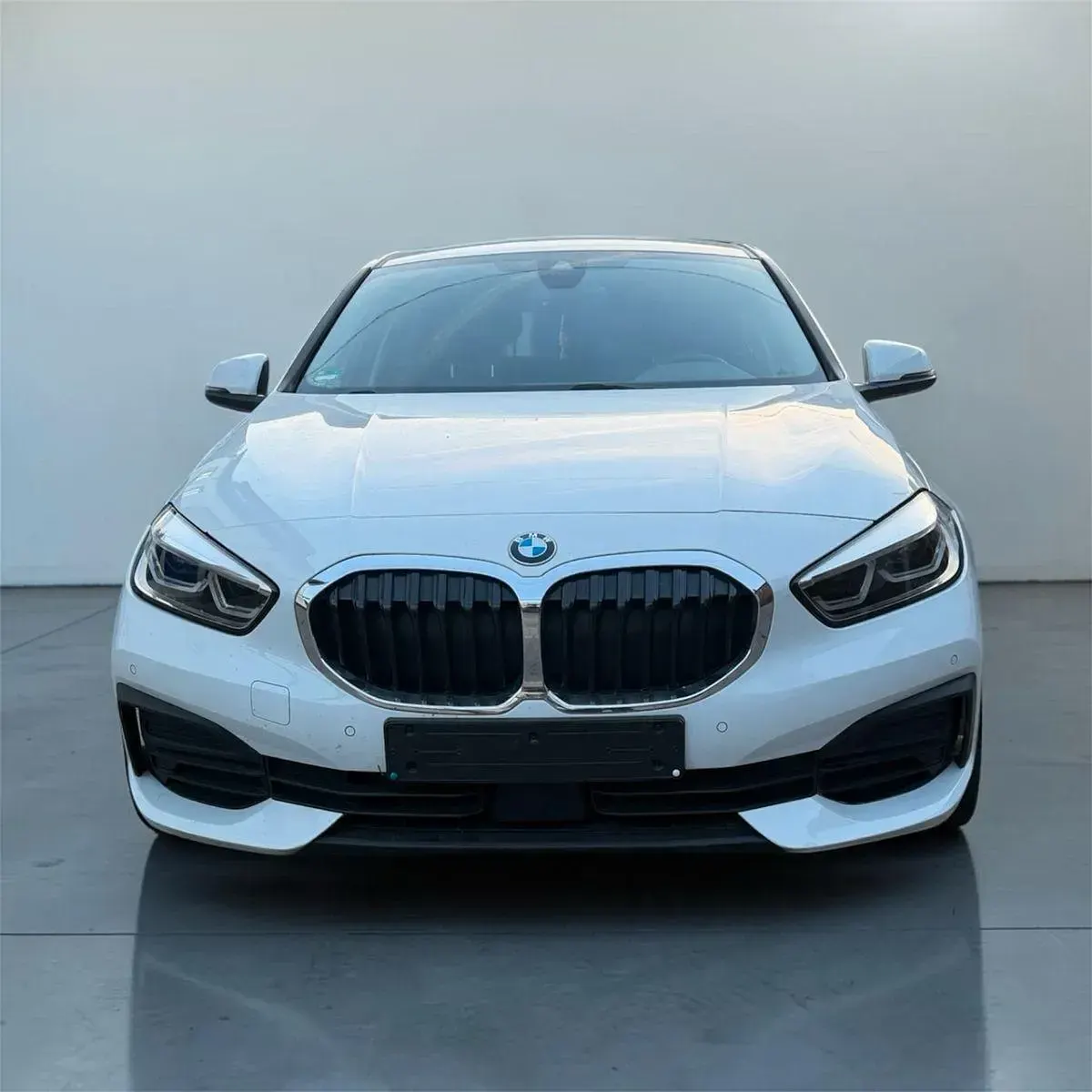 Gebraucht BMW 118 Advantage 136 PS (100 kW) 2022 Weiß Kleinwagen