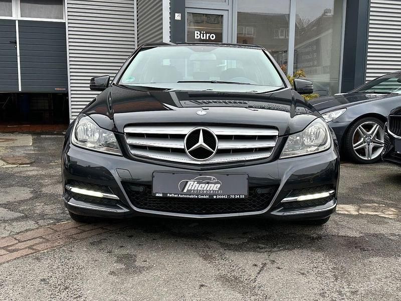 Gebraucht Mercedes C180 156 PS (114 kW) 2011 Schwarz Limousine