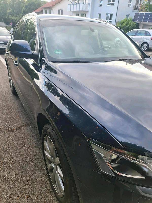 Blau Gebraucht 2011 Audi Q5 SUV | 7.250 € (Guter Preis) - Bild 1/4