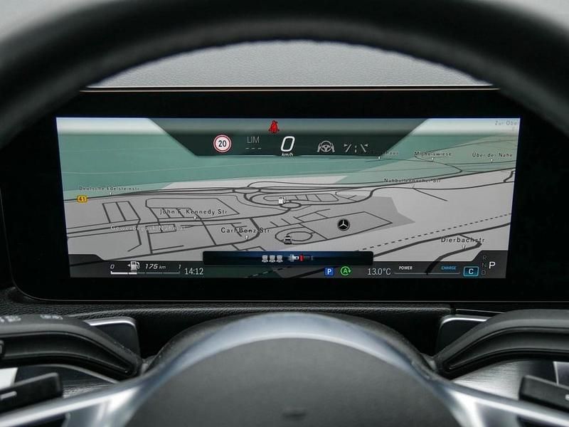 Gebraucht Mercedes GLB220 Progressive 140 PS (102 kW) 2024 Schwarz SUV