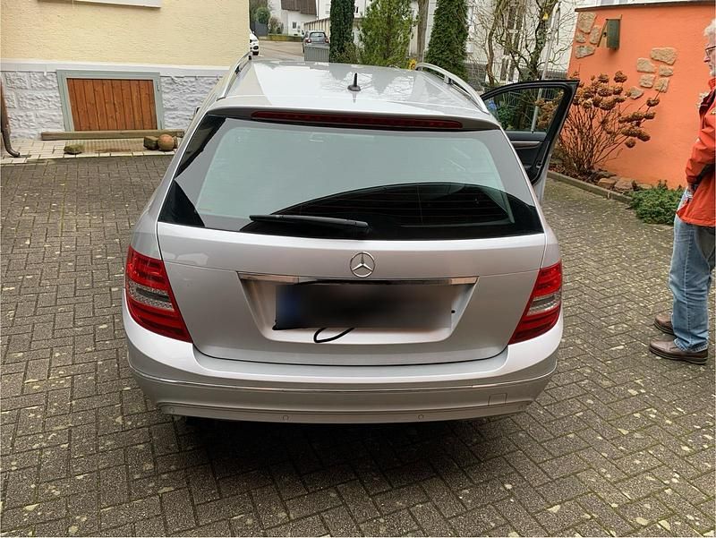 Gebraucht Mercedes C180 156 PS (114 kW) 2012 Silber Kombi