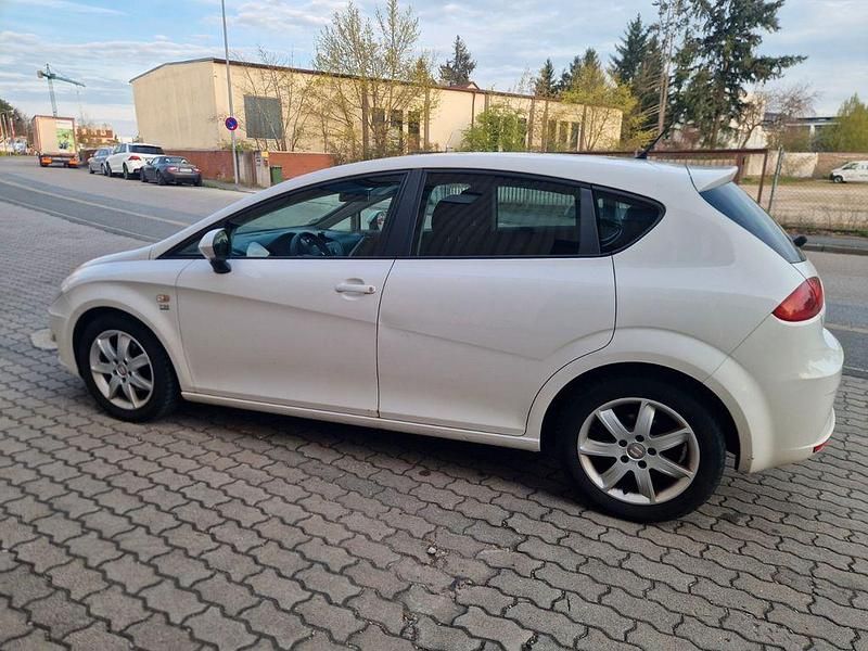 Second-hand Seat Leon 105 CP (77 kW) 2011 Alb Hatchback