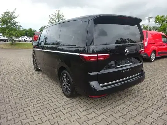 Gebraucht VW Multivan Style 150 PS (110 kW) 2025 Deep black Van / Kleinbus