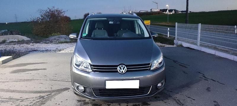 Gebraucht VW Touran Highline 105 PS (77 kW) 2011 Grau Van / Kleinbus