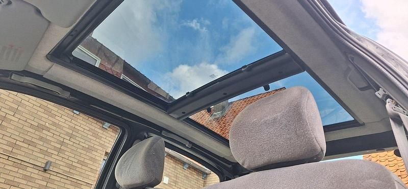 Gebraucht Renault Twingo Authentique 58 PS (42 kW) 1998 Schwarz Kleinwagen