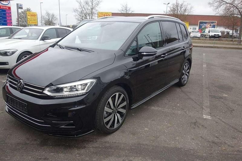 Gebraucht VW Touran R-line 150 PS (110 kW) 2024 Deep black Van / Kleinbus