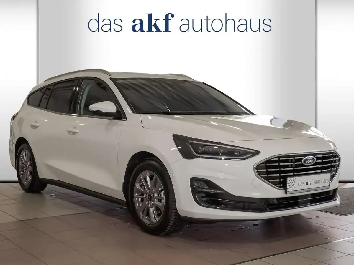 Gebraucht Ford Focus Titanium 116 PS (85 kW) 2024 Frostweiß Kombi