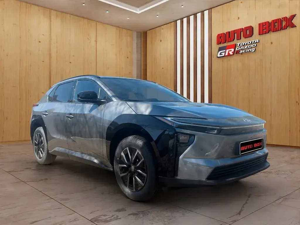 Neu Toyota bZ4X 164 kW (224 PS) 2026 Grau SUV