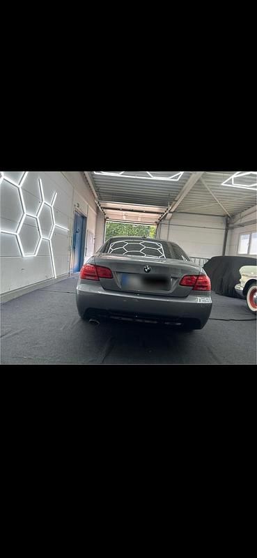 Gebraucht BMW 320 M Sport 184 PS (135 kW) 2012 Grau Coupé