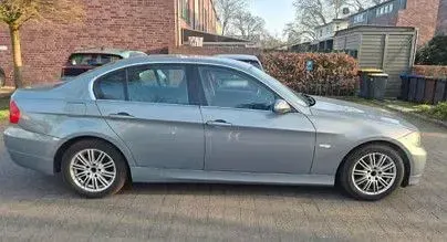 Gebraucht BMW 325 218 PS (160 kW) 2005 Silber Limousine