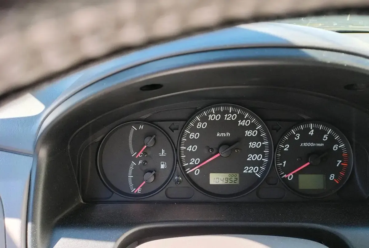 Gebraucht Mazda Premacy 101 PS (74 kW) 2000 Silber Van / Kleinbus