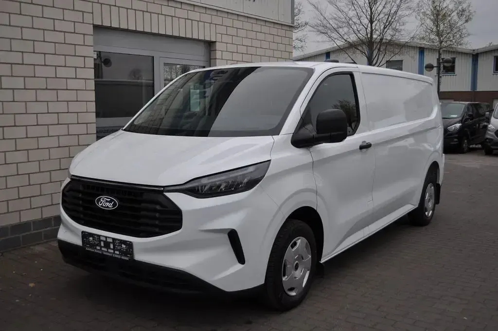 Gebraucht Ford Transit Custom 136 PS (100 kW) 2025 Weiß Limousine