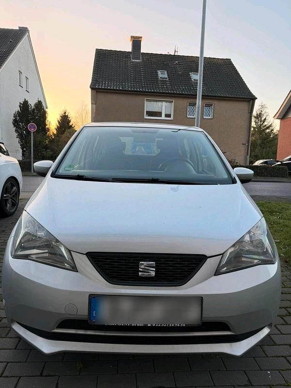 Grau Gebraucht 2016 Seat Mii Chic Kleinwagen | 7.500 € (Superpreis) - Bild 1/4