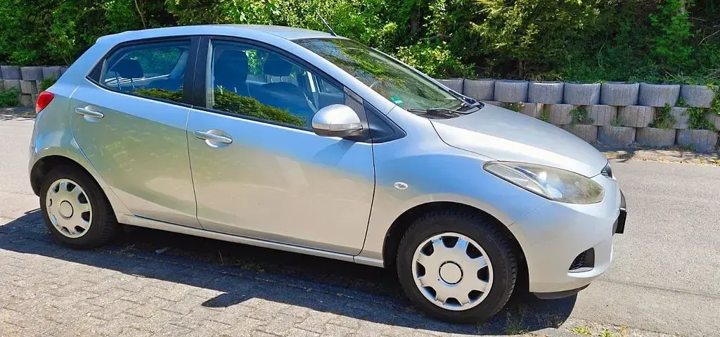 Usata Mazda 2 86 CV (63 kW) 2009 Argento Utilitaria