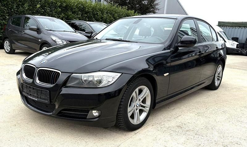 Schwarz Gebraucht 2009 BMW 318 Comfort Edition Limousine | 2.450 € (Superpreis) - Bild 1/4