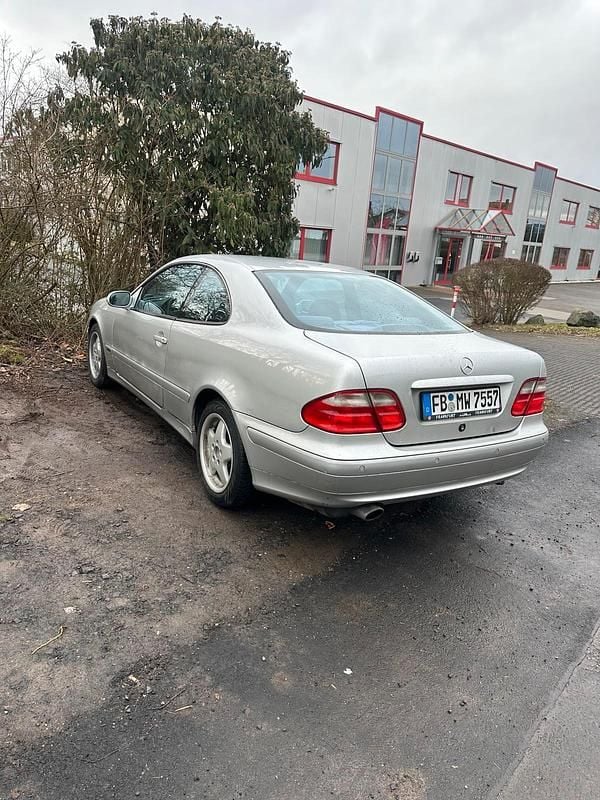 Gebraucht Mercedes CLK200 136 PS (100 kW) 2000 Grau Coupé