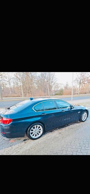 Blau Gebraucht 2012 BMW 520 Limousine | 6.500 € (Superpreis) - Bild 1/4