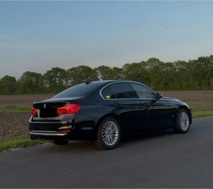 Käytetty BMW 330e iPerformance 252 HP (185 kW) 2017 Musta Sedan
