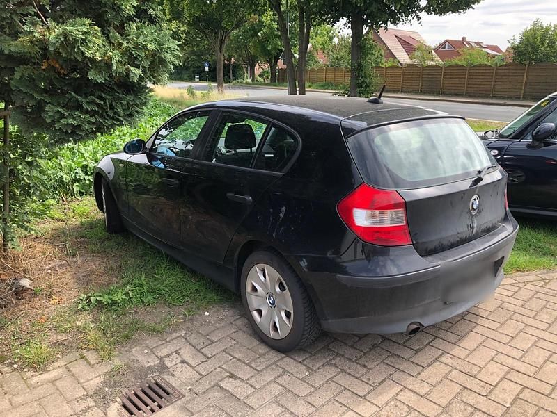 Schwarz Gebraucht 2006 BMW 116 Kleinwagen | 1.500 € (Superpreis) - Bild 1/4