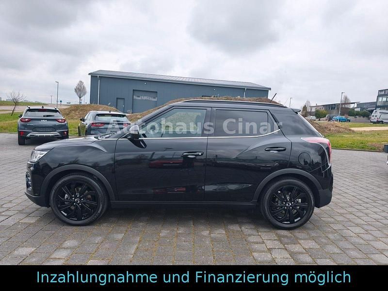Gebraucht SsangYong Tivoli 163 PS (119 kW) 2023 Schwarz SUV