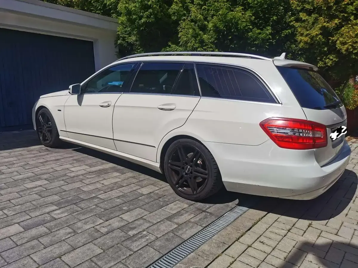 Gebraucht Mercedes E200 Avantgarde 136 PS (100 kW) 2011 Kombi