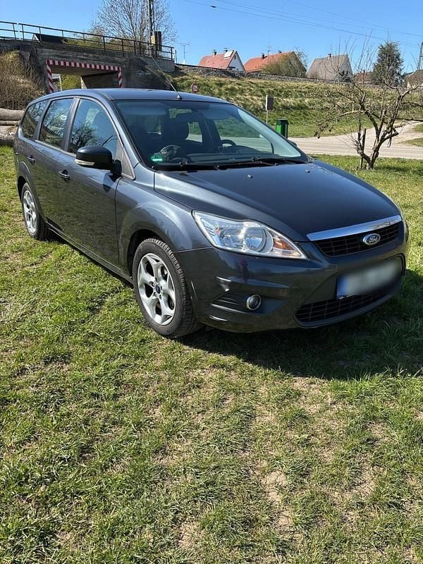 Andere farben Gebraucht 2009 Ford Focus Limousine | 2.700 € - Bild 1/4