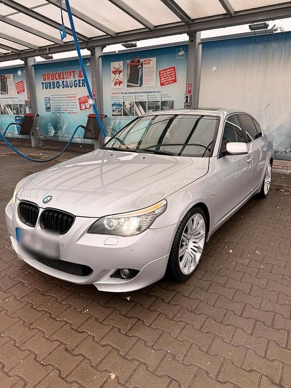 Gebraucht BMW 525 197 PS (144 kW) 2008 Silber Limousine