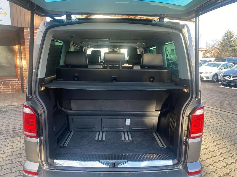 Usado VW Multivan Generation Six 204 HP (150 kW) 2018 Bege Monovolume