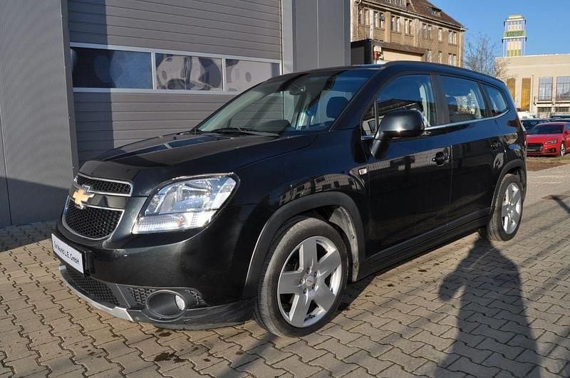 Schwarz Gebraucht 2012 Chevrolet Orlando Van / Kleinbus | 6.680 € (Fairer Preis) - Bild 1/4