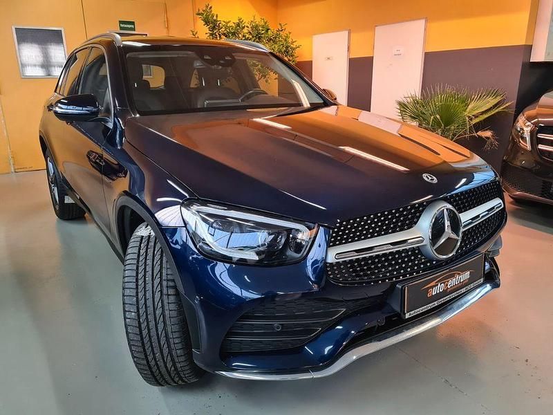 Gebraucht Mercedes GLC300e AMG 194 PS (142 kW) 2021 Blau SUV