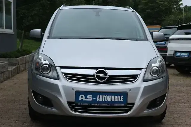 Gebraucht Opel Zafira Innovation 140 PS (102 kW) 2010 Silber Van / Kleinbus