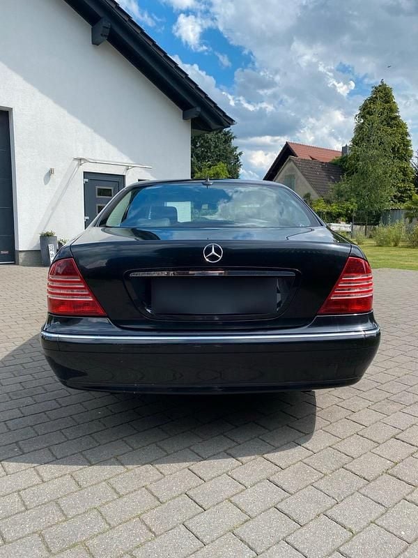 Second-hand Mercedes S320 204 CP (150 kW) 2003 Negru Berlinǎ