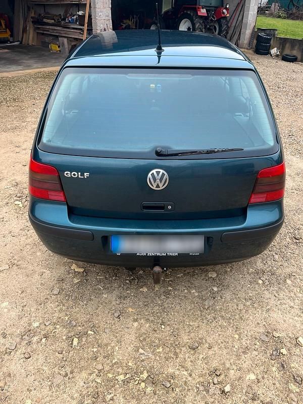 Gebraucht VW Golf IV 75 PS (55 kW) 2001 Grün Kleinwagen