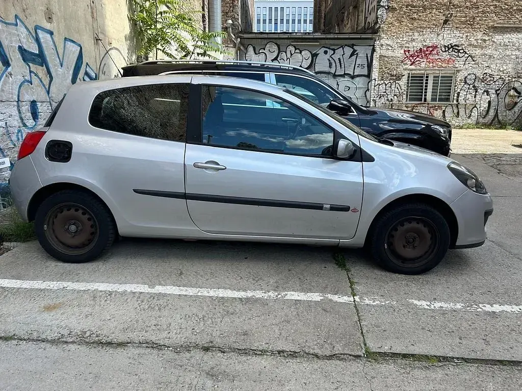 Gebraucht Renault Clio II Authentique 75 PS (55 kW) 2005 Grau Coupé
