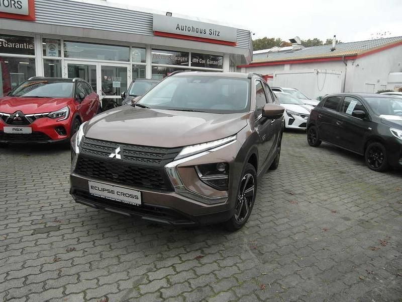 Braun Neu 2024 Mitsubishi Eclipse Cross Basis SUV | 26.990 € - Bild 1/4