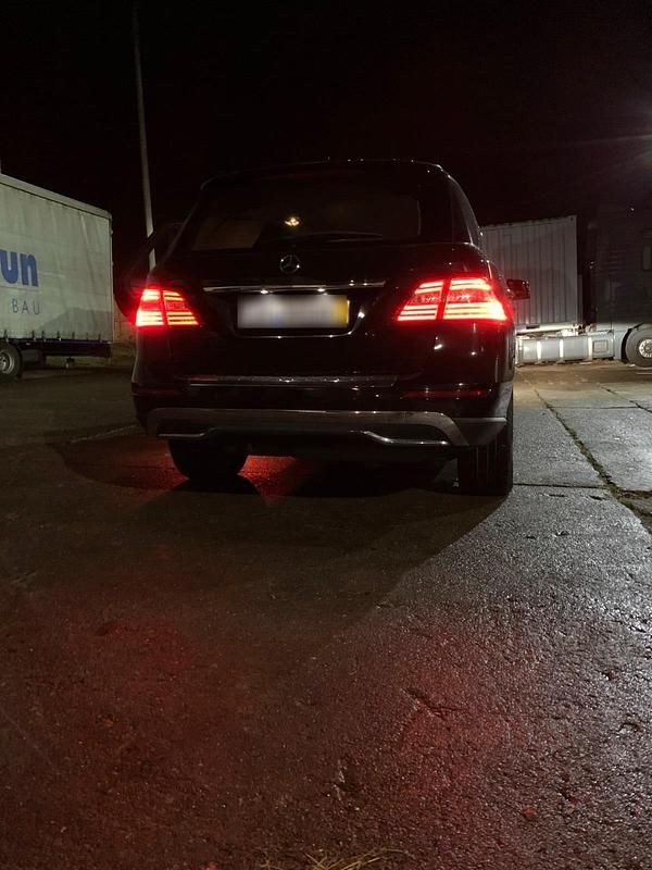 Gebraucht Mercedes ML350 258 PS (189 kW) 2012 Schwarz SUV