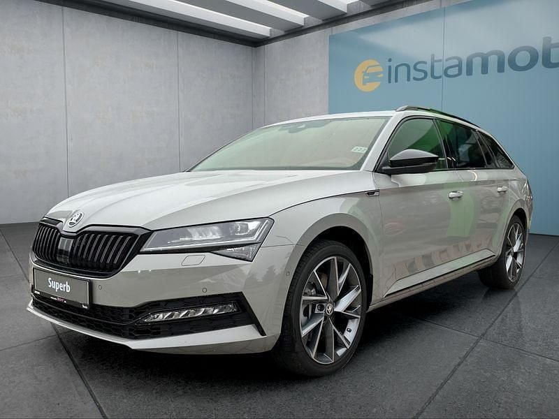 Grau Neu 2025 Skoda Superb Kombi | 51.299 € (Fairer Preis) - Bild 1/4